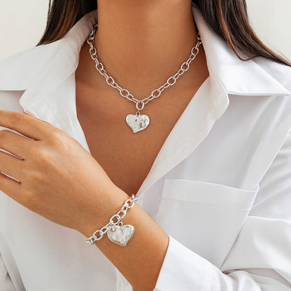 Heart Pendant Collarbone Necklace Set